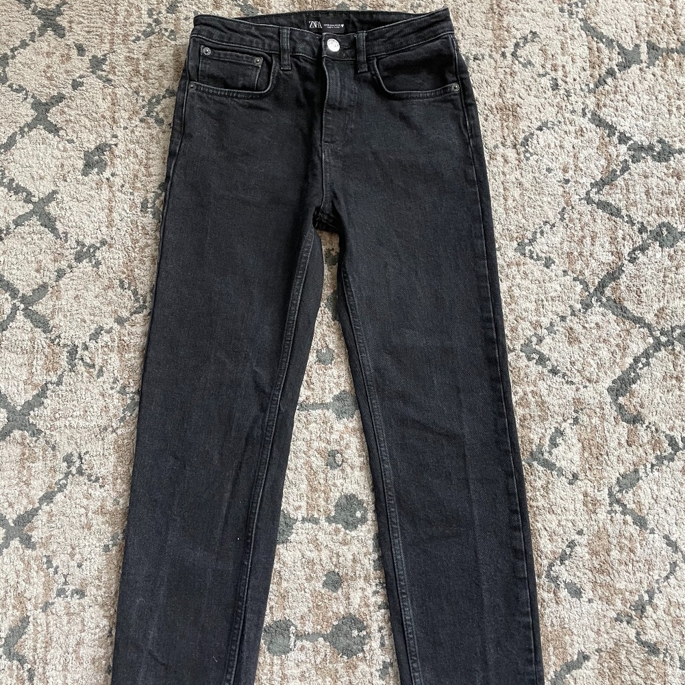 NEW Zara ladies size 4 black slim straight fray bottom